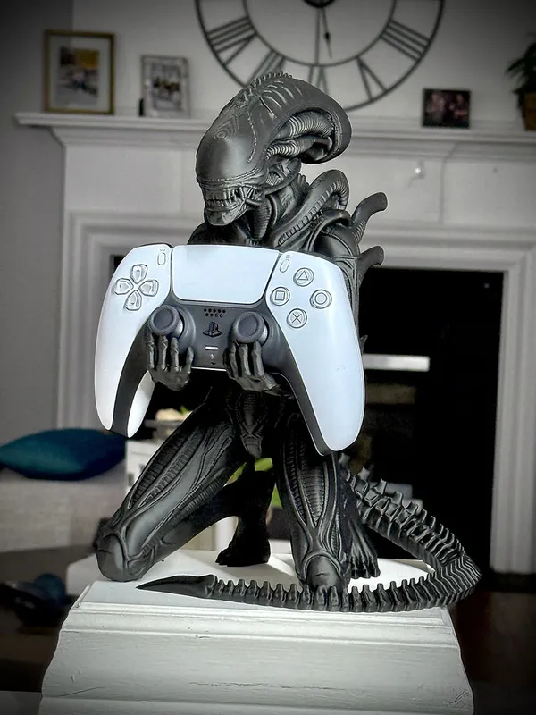 Black_Plastic_Ps5_Console_Stand_Organizer