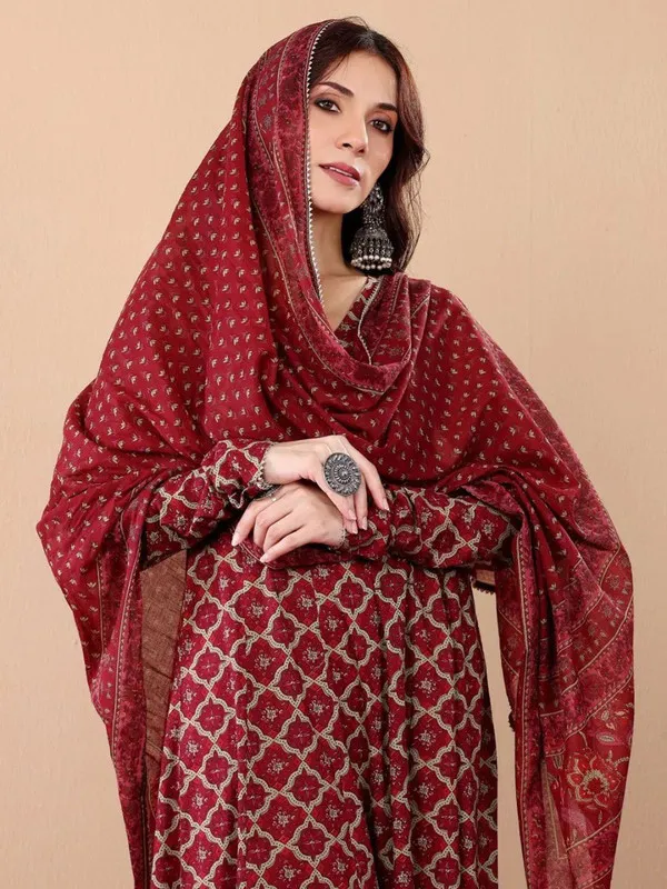 Women's_Rayon_Printed_Anarkali_Kurta_Pant_With_Dupatta