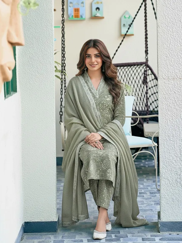 Women's_Rayon_Printed_Straight_Kurta_Pant_With_Dupatta
