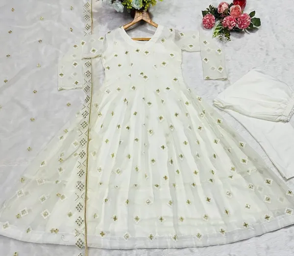 Women's_Faux_Blooming_Embroidery_Anarkali_Kurta_Pant_With_Dupatta