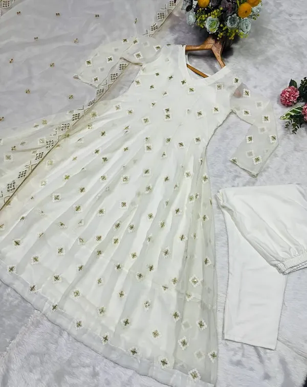 Women's_Faux_Blooming_Embroidery_Anarkali_Kurta_Pant_With_Dupatta