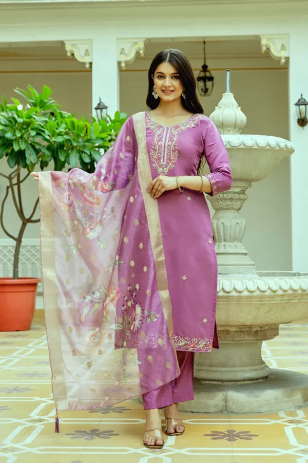 Women's_Chanderi_Silk_Embroidery_Beads_Straight_Kurta_Pant_With_Dupatta
