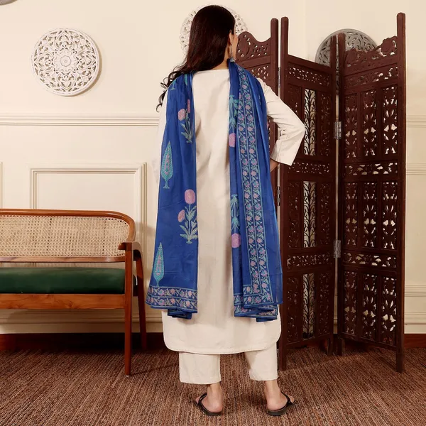 Women_Chanderi_Silk_Embroidery_Kurta_Pant_Set_With_Dupatta