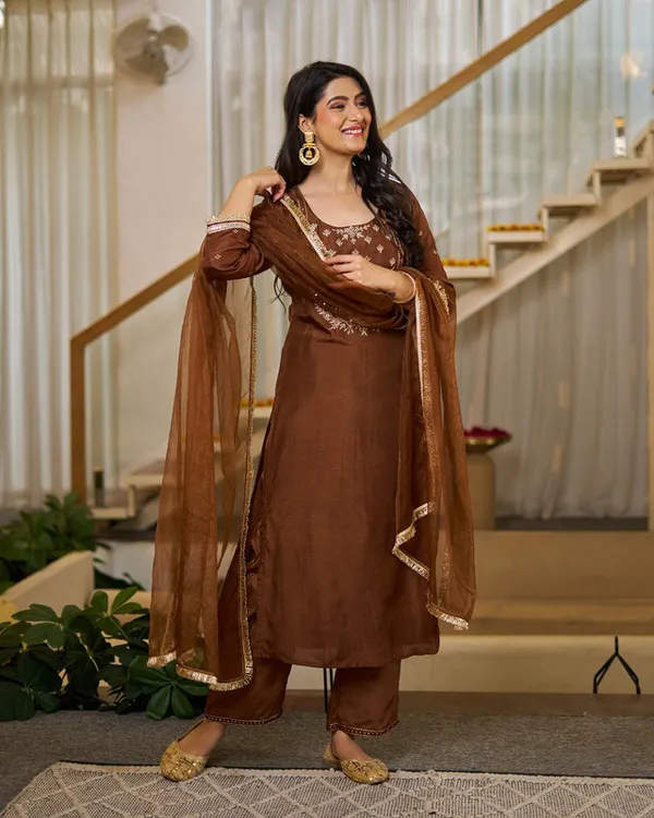 Women_Vichitra_Silk_Embroidery_Kurta_Pant_Set_With_Dupatta