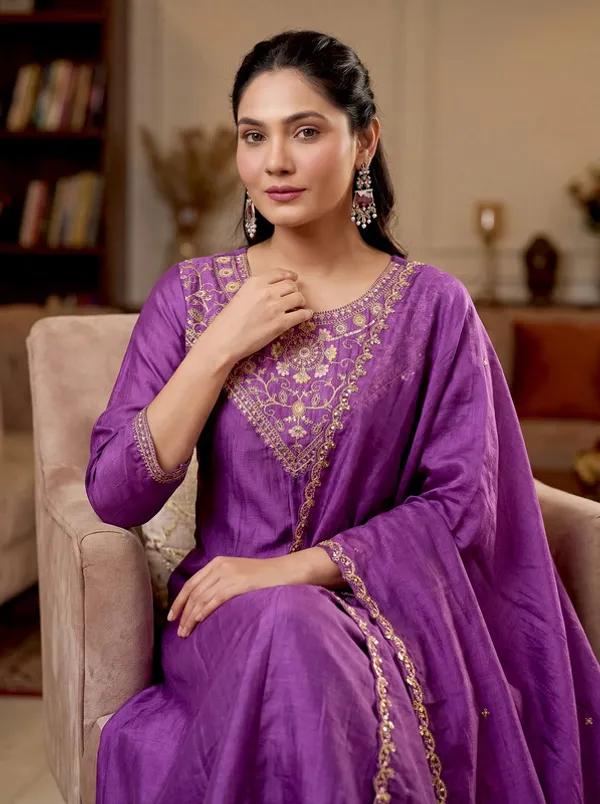 Women_Vichitra_Silk_Embroidery_Kurta_Pant_Set_With_Dupatta