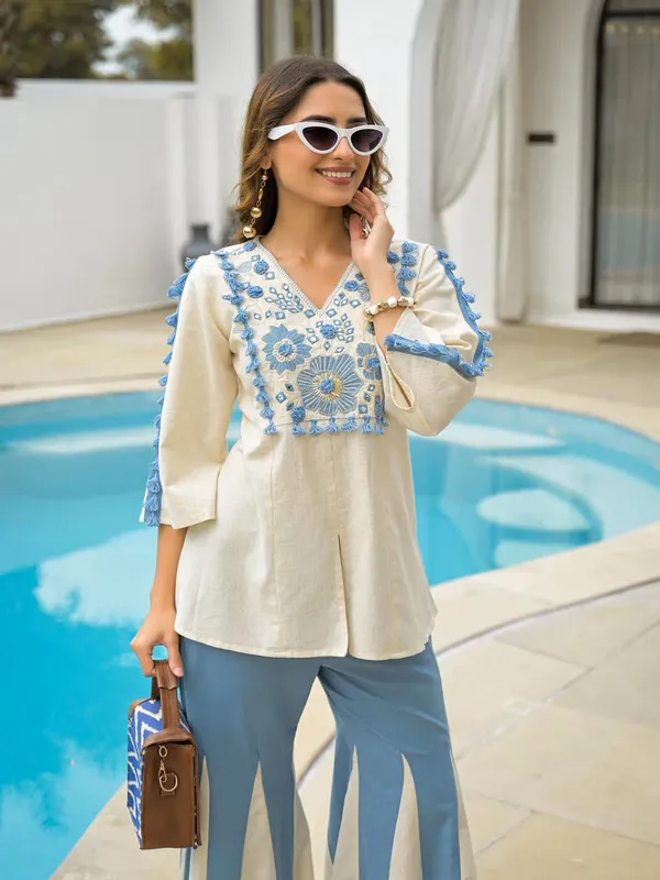 Women_Rayon_Slub_Embroidery_Kurta_Pant_Set