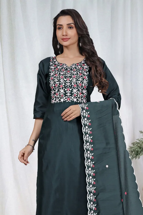 Women_Cotton_Embroidery_Kurta_Pant_Set_With_Dupatta