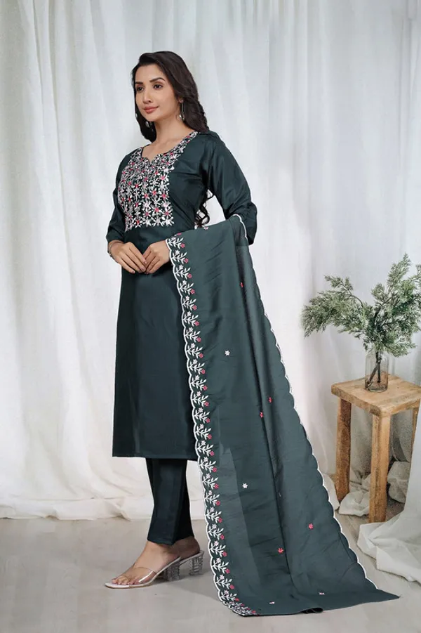 Women_Cotton_Embroidery_Kurta_Pant_Set_With_Dupatta