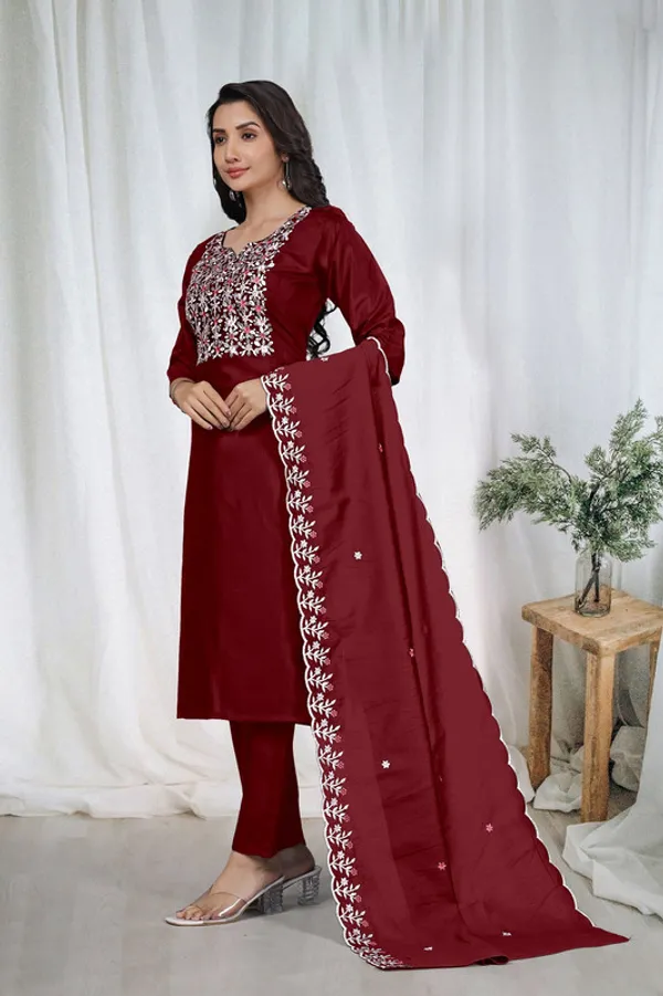 Women_Orange_Verical_Cotton_Embroidery_Kurta_Pant_Set_With_Dupatta