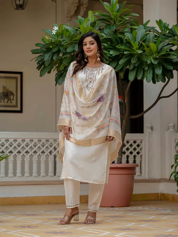 Women_Roman_Silk_Embroidery_Kurta_Pant_Set_With_Dupatta
