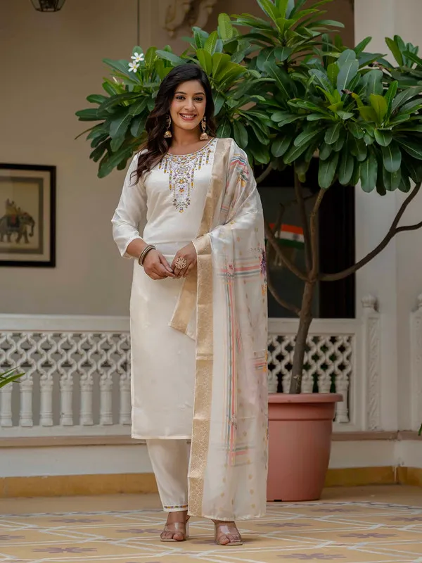Women_Roman_Silk_Embroidery_Kurta_Pant_Set_With_Dupatta