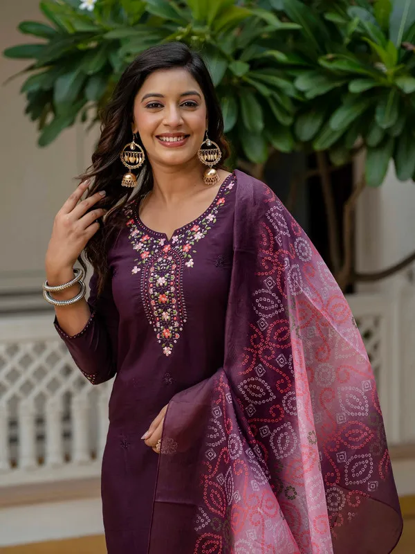 Women_Roman_Silk_Embroidery_Kurta_Pant_Set_With_Dupatta