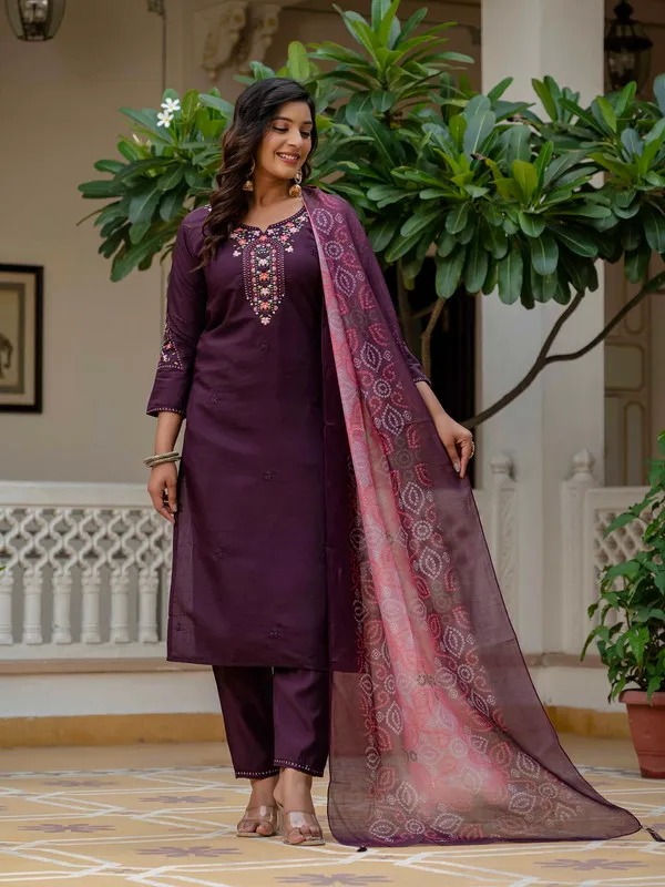 Women_Roman_Silk_Embroidery_Kurta_Pant_Set_With_Dupatta