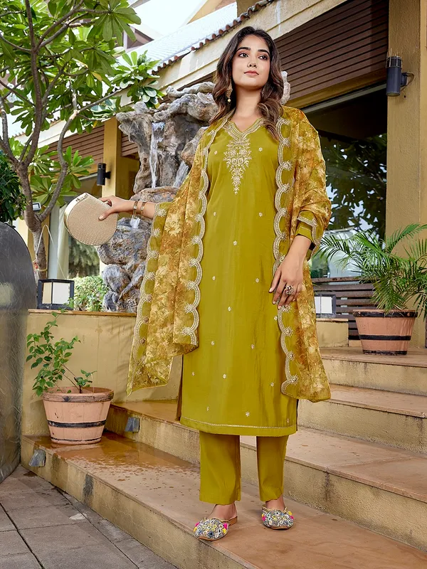 Womens_Viscose_Chanderi_Embroidery_Straight_Kurta_Pant_With_Dupatta