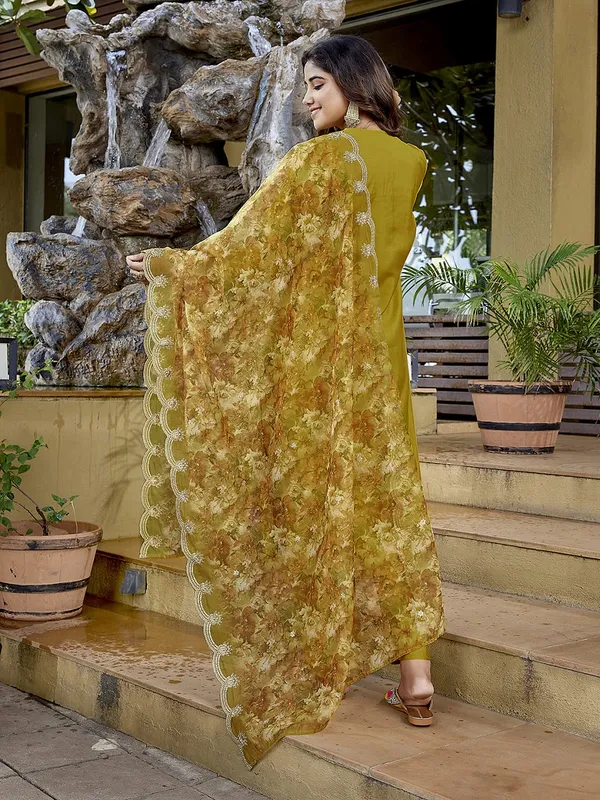 Womens_Viscose_Chanderi_Embroidery_Straight_Kurta_Pant_With_Dupatta