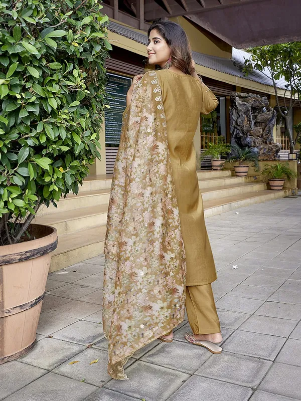 Women's_Viscose_Chanderi_Embroidery_Straight_Kurta_Pant_With_Dupatta