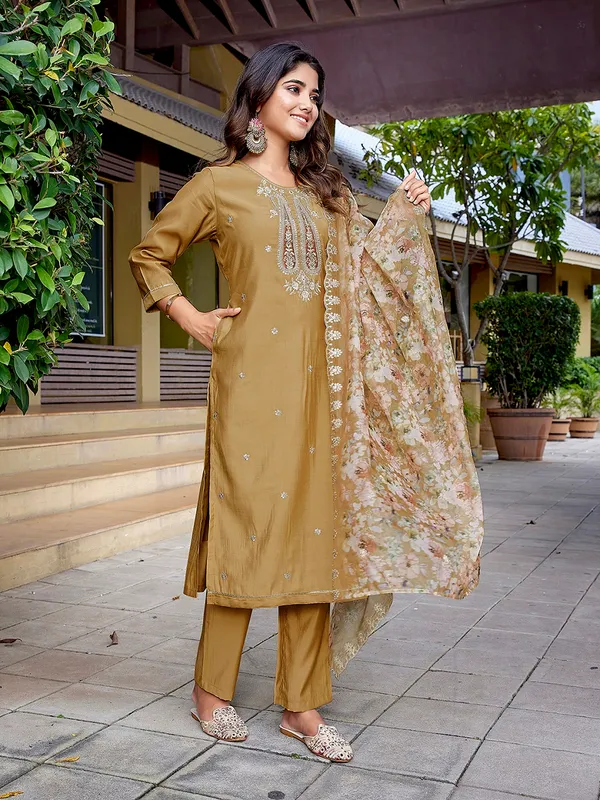 Women's_Viscose_Chanderi_Embroidery_Straight_Kurta_Pant_With_Dupatta