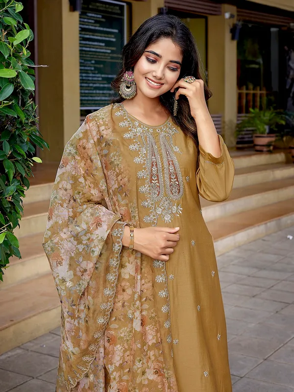 Womens_Viscose_Chanderi_Embroidery_Straight_Kurta_Pant_With_Dupatta