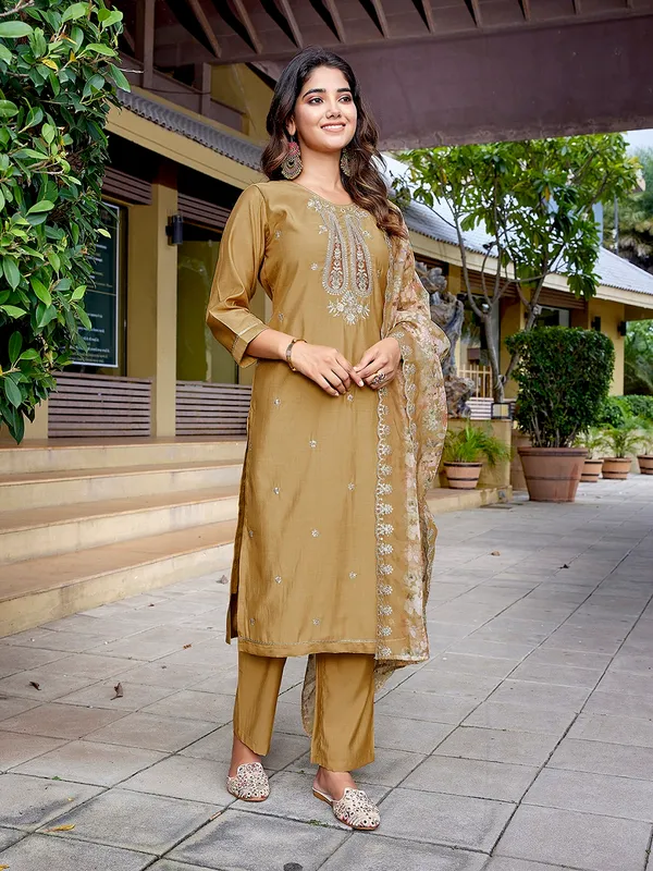 Womens_Viscose_Chanderi_Embroidery_Straight_Kurta_Pant_With_Dupatta