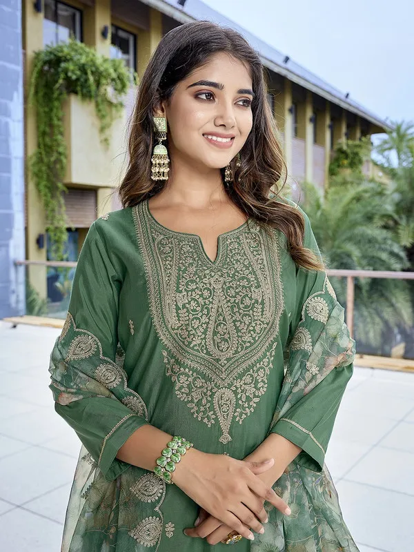 Women's_Viscose_Chanderi_Embroidery_Straight_Kurta_Pant_With_Dupatta