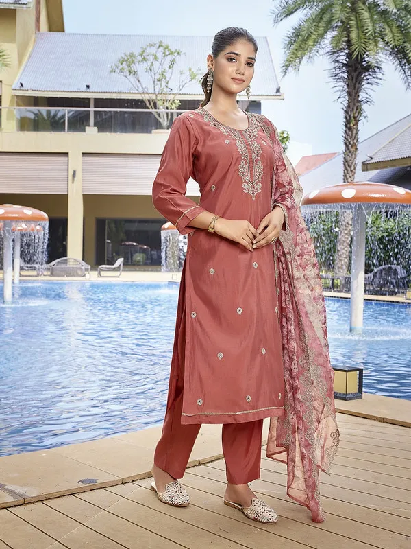 Women's_Silk_Blend_Embroidery_Straight_Kurta_Pant_With_Dupatta