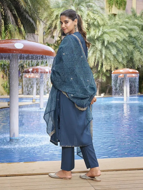 Women's_Viscose_Chanderi_Embroidery_Straight_Kurta_Pant_With_Dupatta