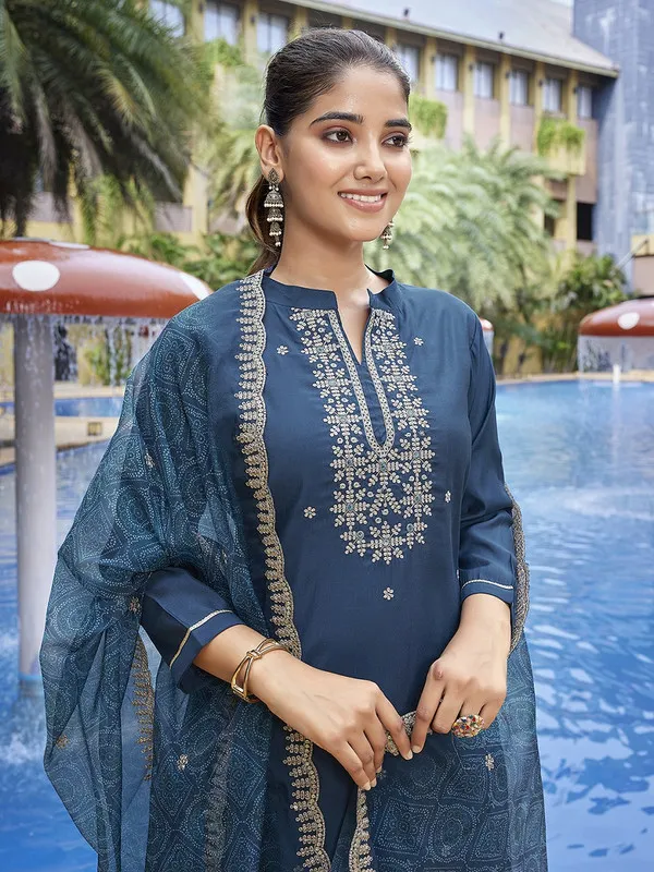Women's_Viscose_Chanderi_Embroidery_Straight_Kurta_Pant_With_Dupatta