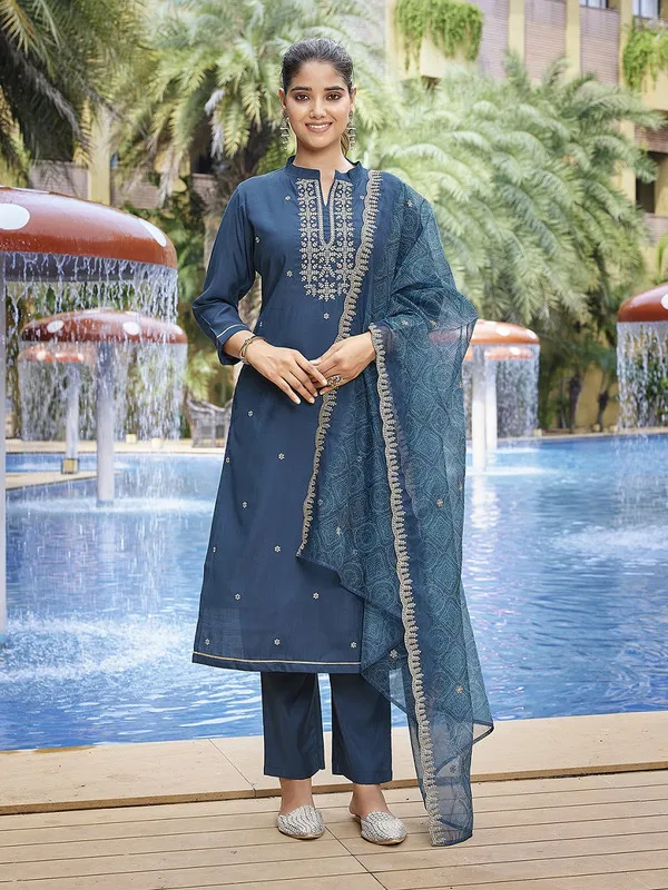 Womens_Viscose_Chanderi_Embroidery_Straight_Kurta_Pant_With_Dupatta