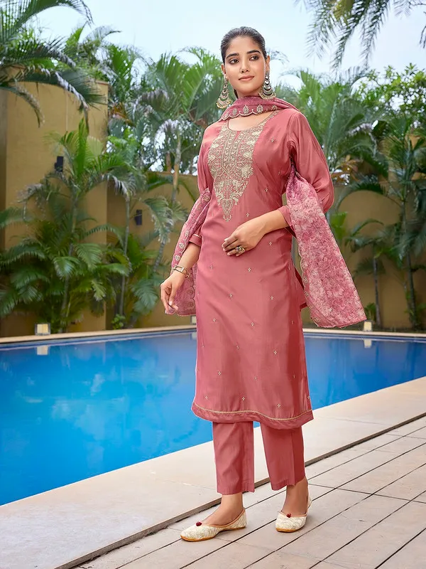 Women's_Viscose_Chanderi_Embroidery_Straight_Kurta_Pant_With_Dupatta