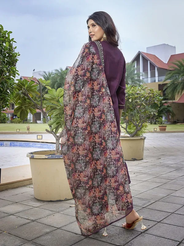 Womens_Viscose_Chanderi_Embroidery_Straight_Kurta_Pant_With_Dupatta