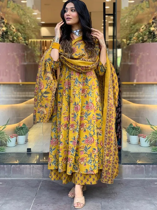 Women's_Viscose_Printed_Anarkali_Kurta_Plazzo_With_Dupatta