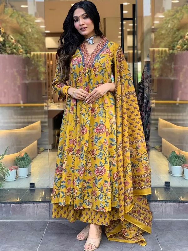 Women's_Viscose_Printed_Anarkali_Kurta_Plazzo_With_Dupatta