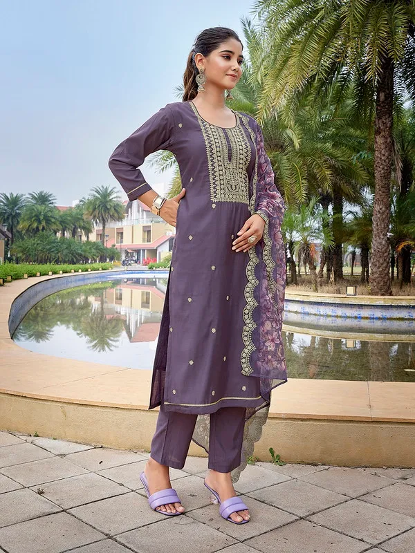 Women's_Viscose_Chanderi_Embroidery_Straight_Kurta_Pant_With_Dupatta