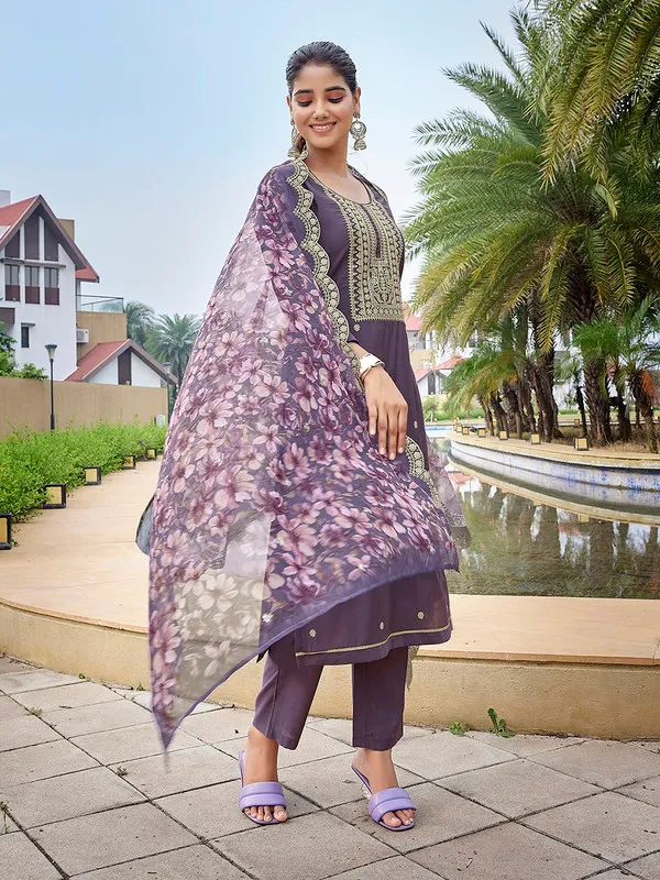 Womens_Viscose_Chanderi_Embroidery_Straight_Kurta_Pant_With_Dupatta