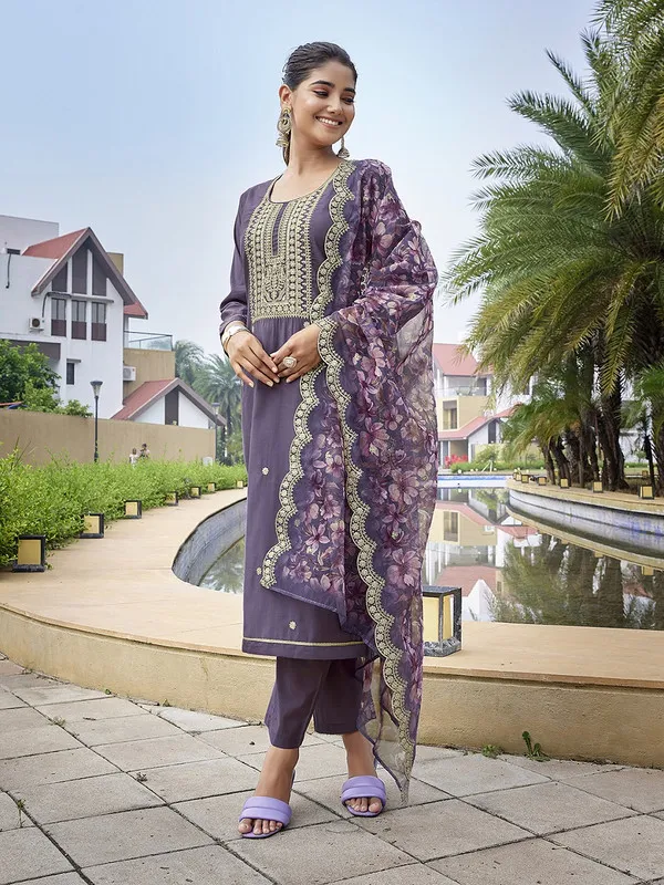 Womens_Viscose_Chanderi_Embroidery_Straight_Kurta_Pant_With_Dupatta