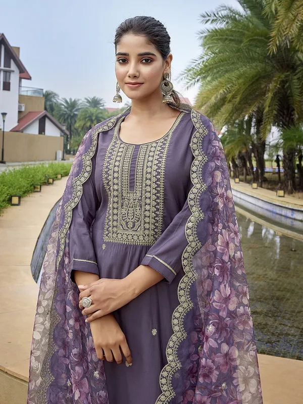Womens_Viscose_Chanderi_Embroidery_Straight_Kurta_Pant_With_Dupatta