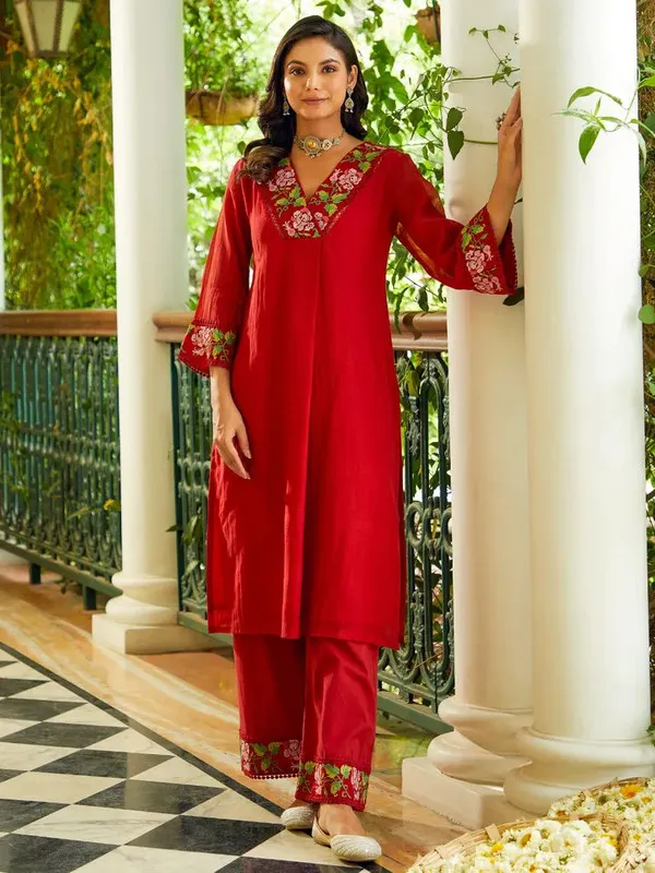 Women's_Chanderi_Embroidery_Straight_Kurta_Pant_With_Dupatta