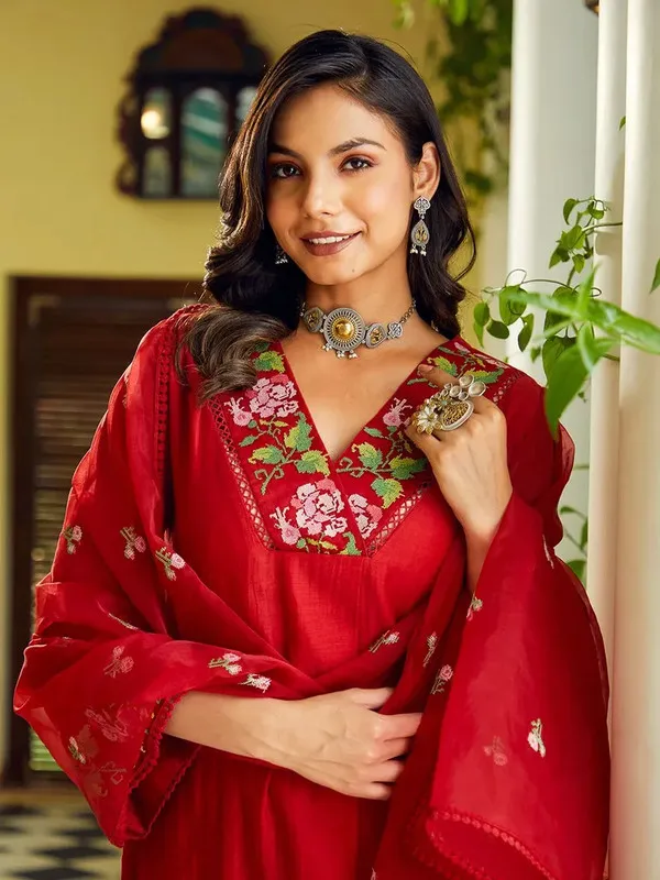 Women's_Chanderi_Embroidery_Straight_Kurta_Pant_With_Dupatta