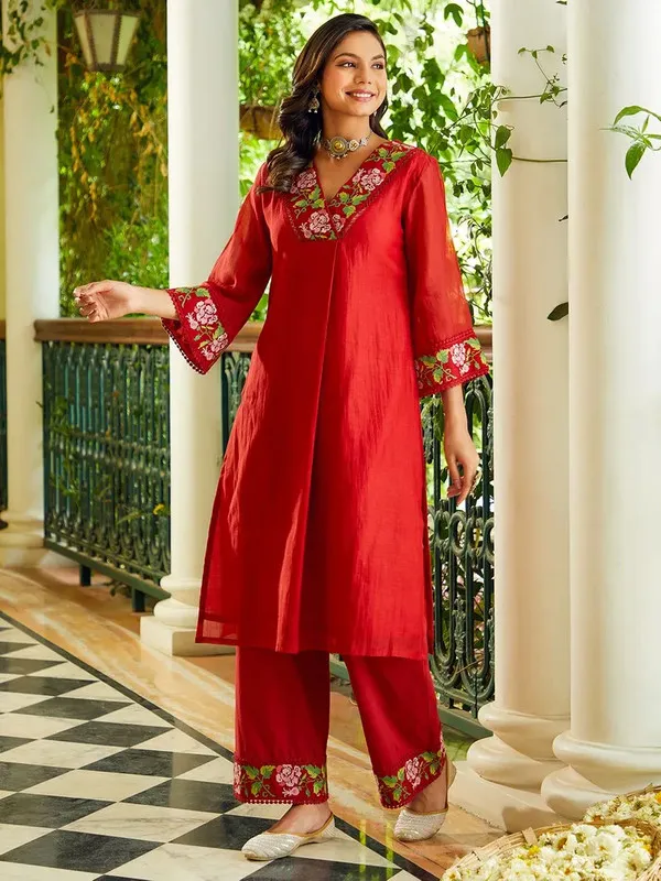 Women's_Chanderi_Embroidery_Straight_Kurta_Pant_With_Dupatta