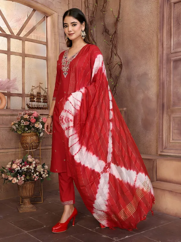 Women's_Viscose_Embroidery_Straight_Kurta_Pant_With_Dupatta