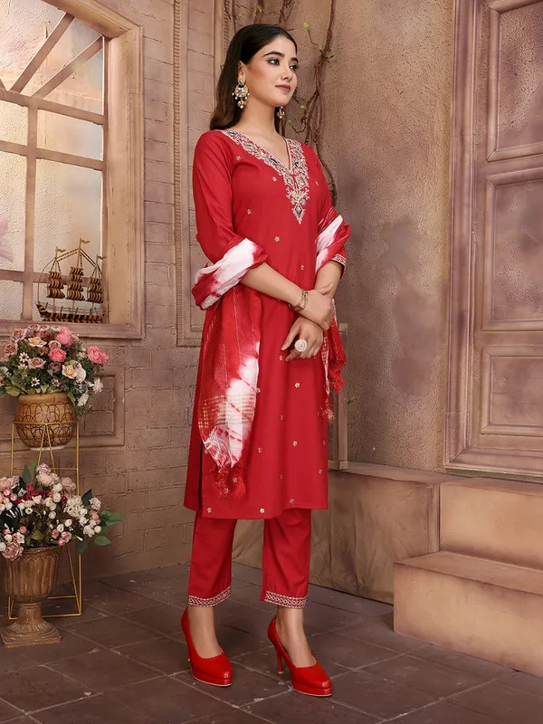 Women's_Viscose_Embroidery_Straight_Kurta_Pant_With_Dupatta
