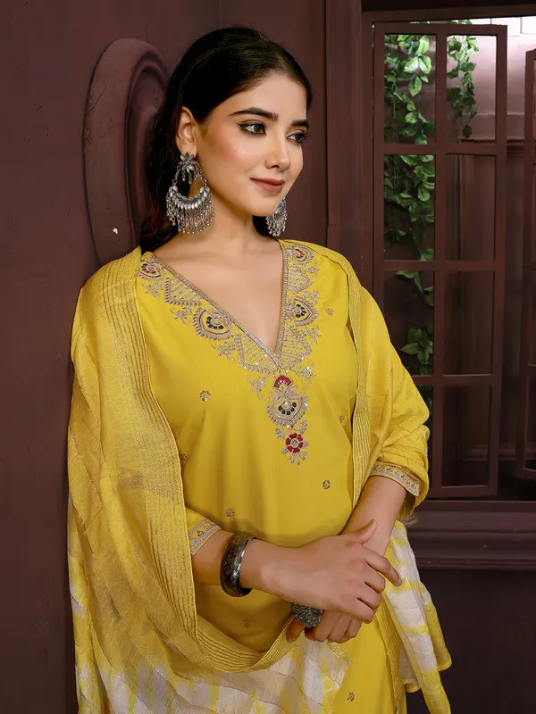 Womens_Viscose_Embroidery_Straight_Kurta_Pant_With_Dupatta