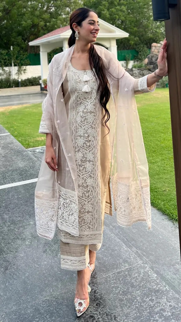 Women's_Chanderi_Embroidery_Straight_Kurta_Pant_With_Dupatta