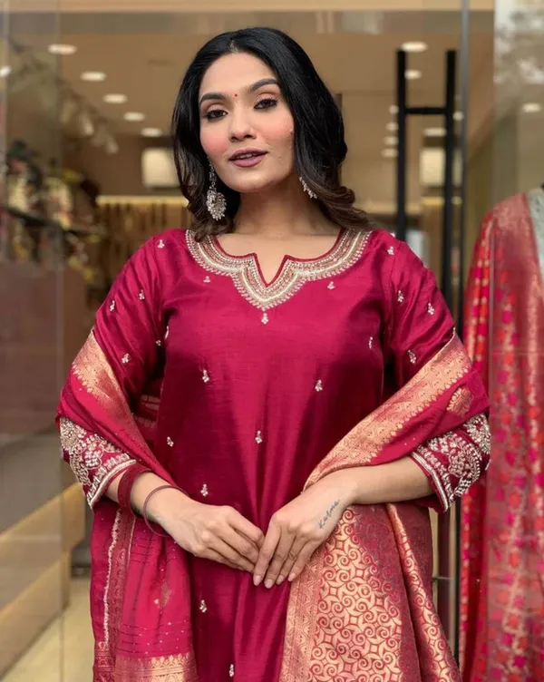Women's_Chanderi_Embroidered_Straight_Kurta_Pant_With_Dupatta