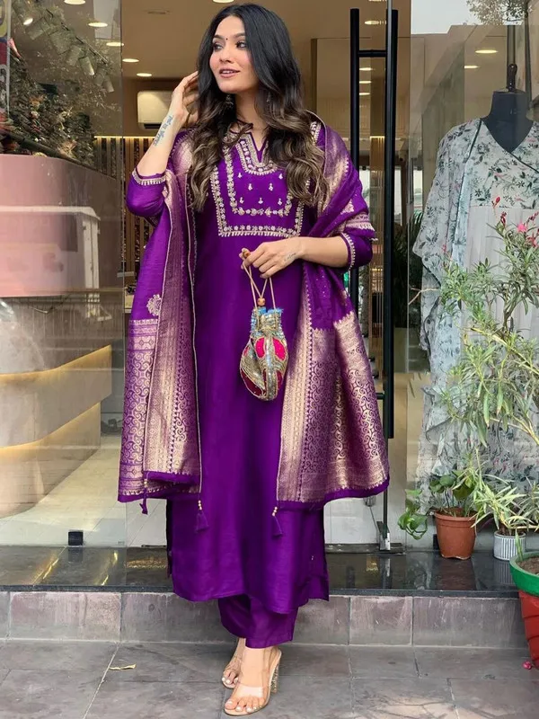 Women's_Chanderi_Embroidery_Straight_Kurta_Pant_With_Dupatta