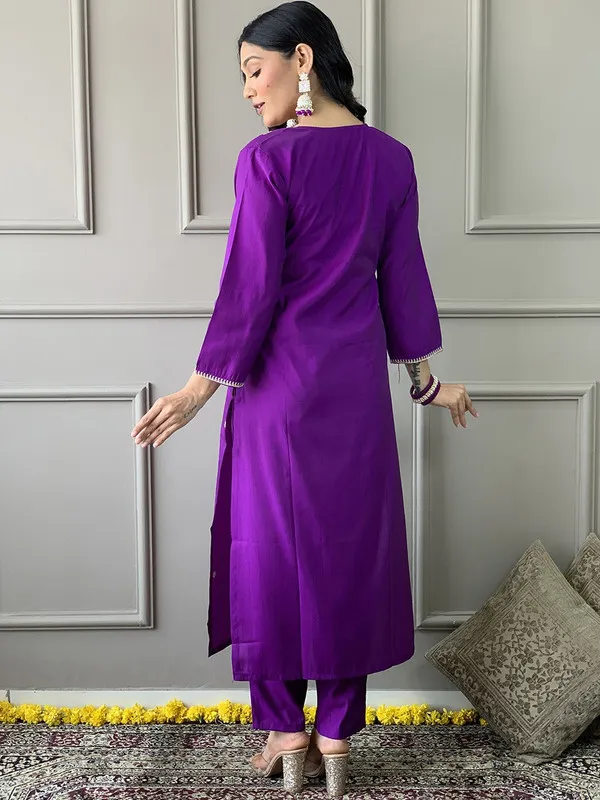 Women's_Chanderi_Embroidery_Straight_Kurta_Pant_With_Dupatta