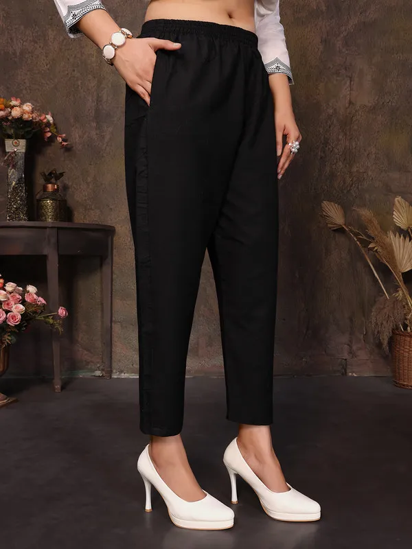 Womens_Cotton_Embroidery_Design_Straight_Kurta_Pant_With_Dupatta