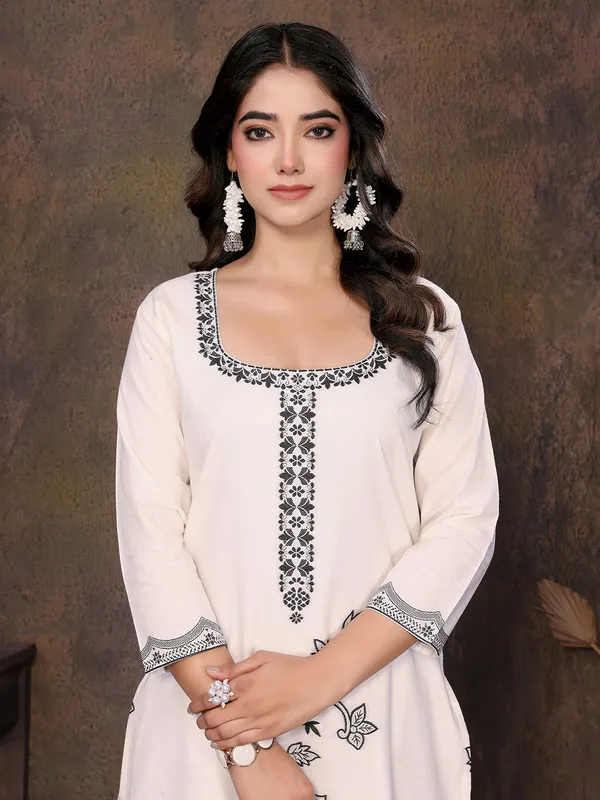 Womens_Cotton_Embroidery_Design_Straight_Kurta_Pant_With_Dupatta