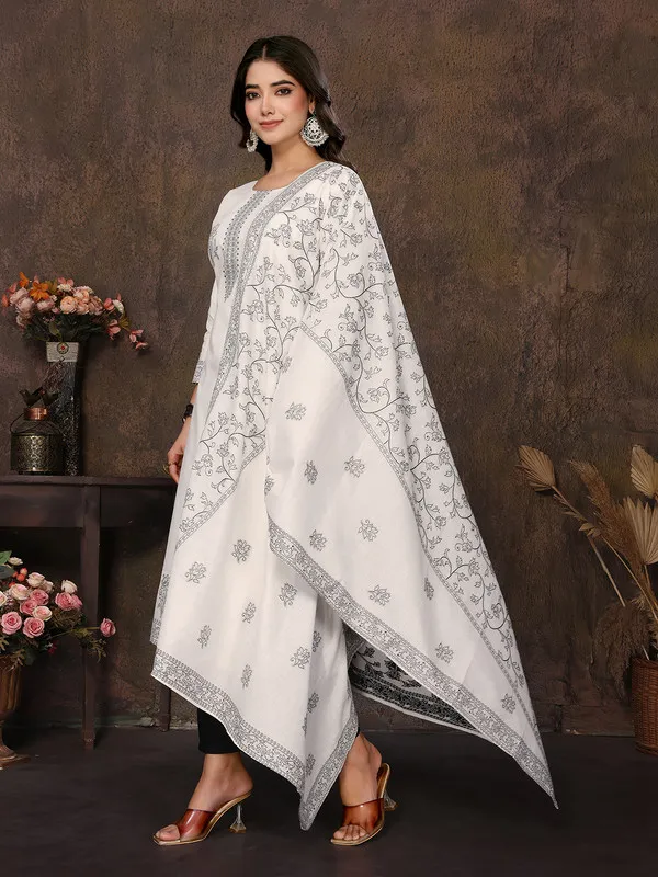 Womens_Cotton_Embroidery_Design_Straight_Kurta_Pant_With_Dupatta