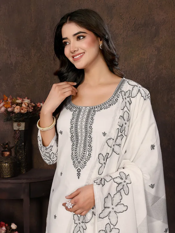 Womens_Cotton_Embroidery_Design_Straight_Kurta_Pant_With_Dupatta